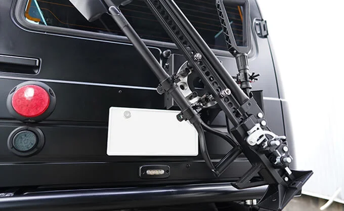 ジムニー 背面 ジャッキ スコップ ショベル