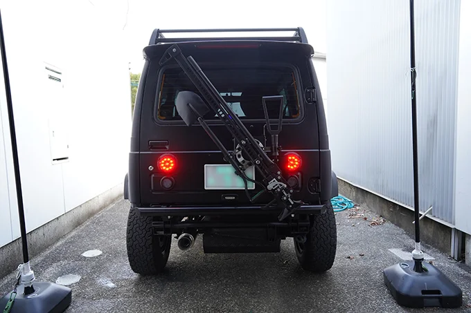 ジムニー 背面 スコップ シャベル 固定 装着 取り付け
