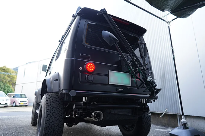 ジムニー 背面 スコップ シャベル 固定 装着 取り付け